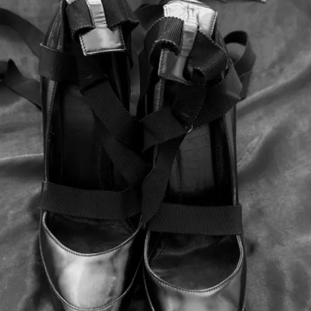 Gucci by Tom Ford  2002 Runway Lace up woman’s pump Heel size 41C - Picture 9 of 16